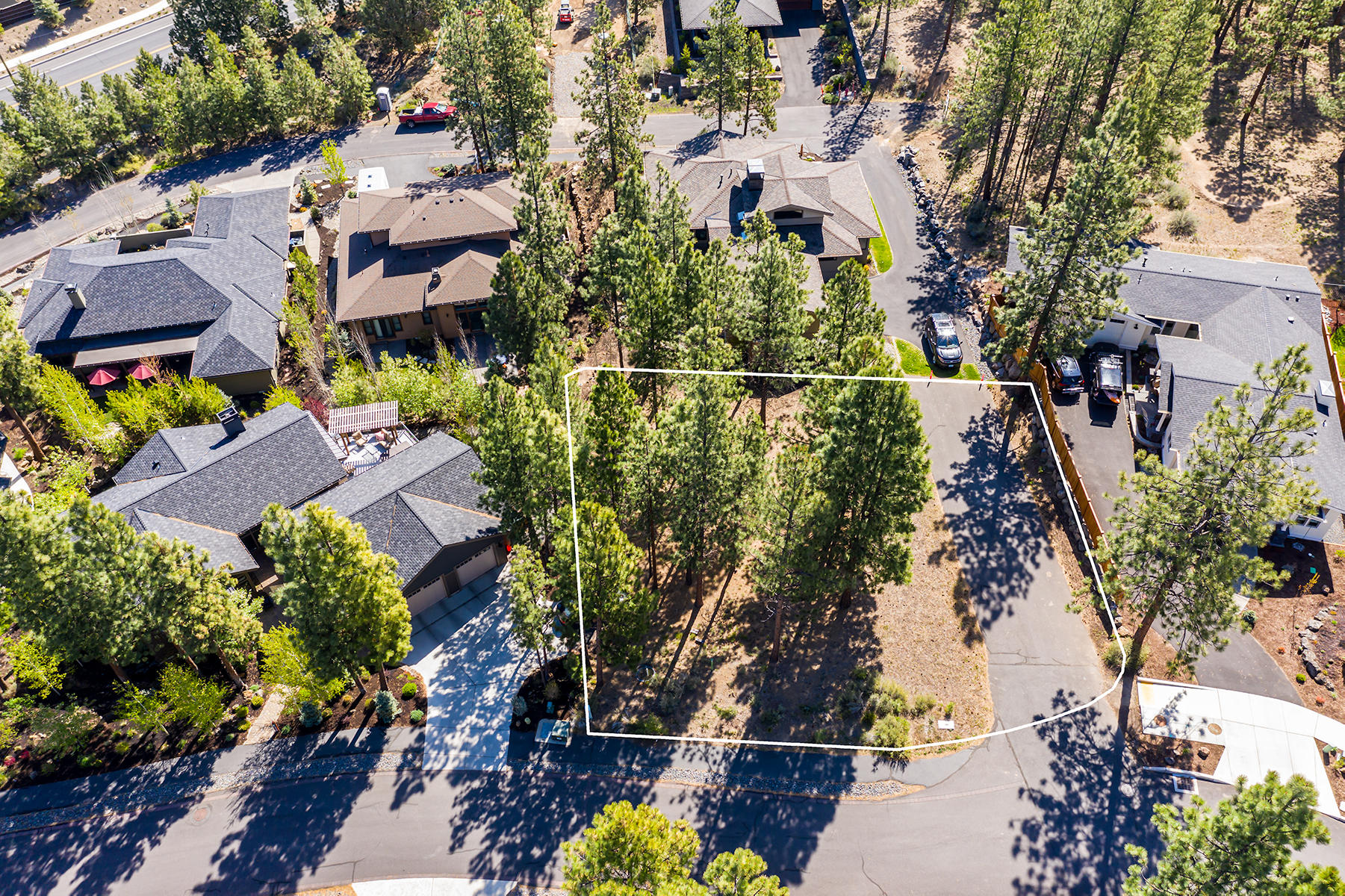 Three Pines Ridge - Land