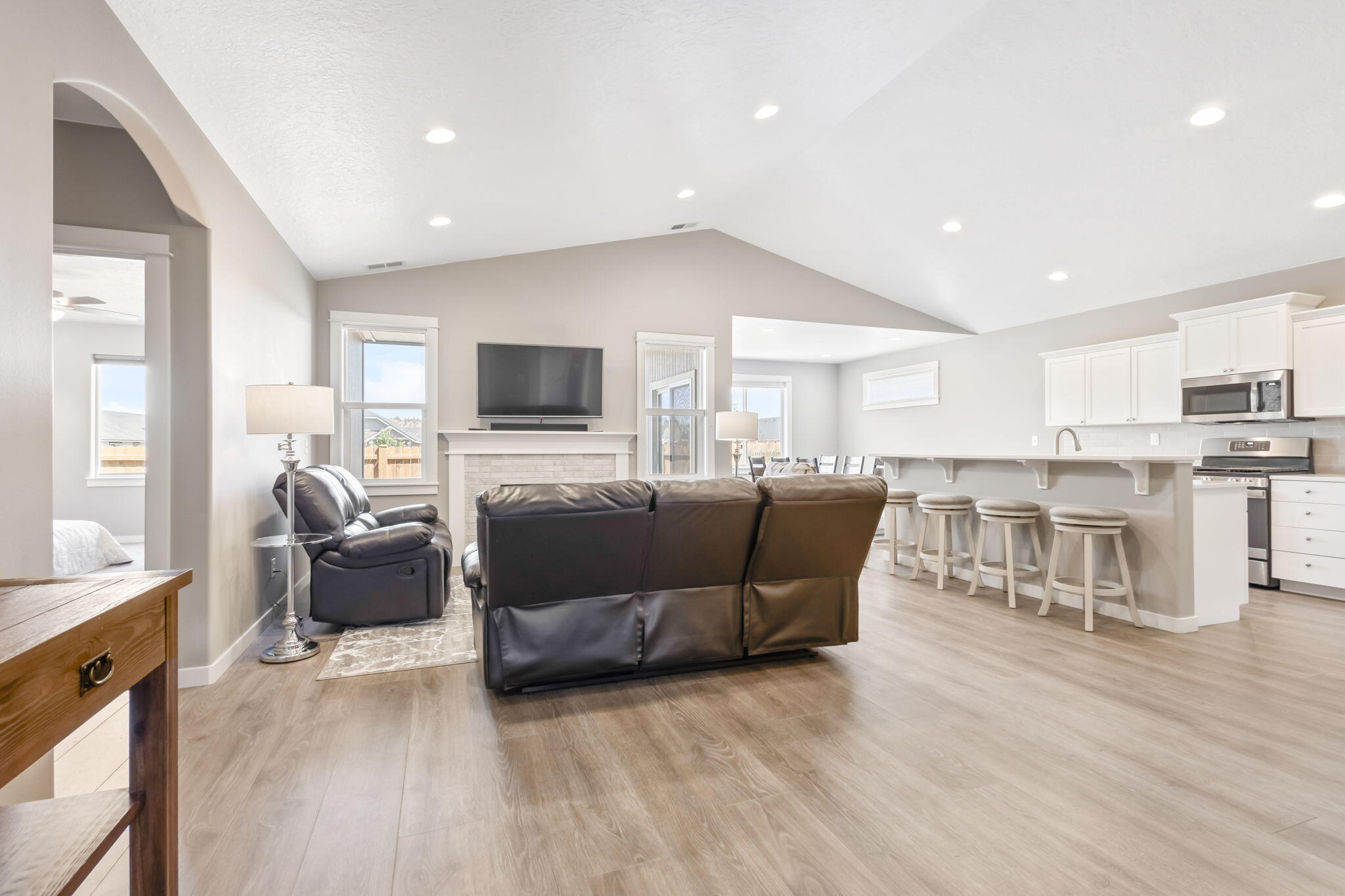 933 NW Teak Court