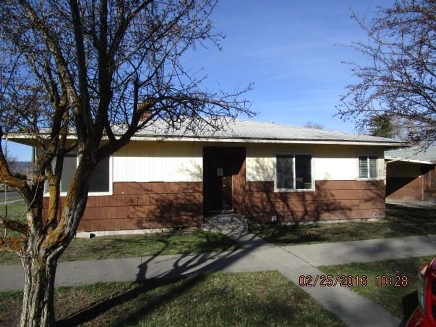 Great Investor Property! Home Needs Tlc Inside And Out, Situated On A Corner Lot And Conveniently Located Near Schools And Shopping. There Is An Accepted Offer, We Are Waiting For Signed Seller Documents.The Property Has No City Water Connection At This Time.