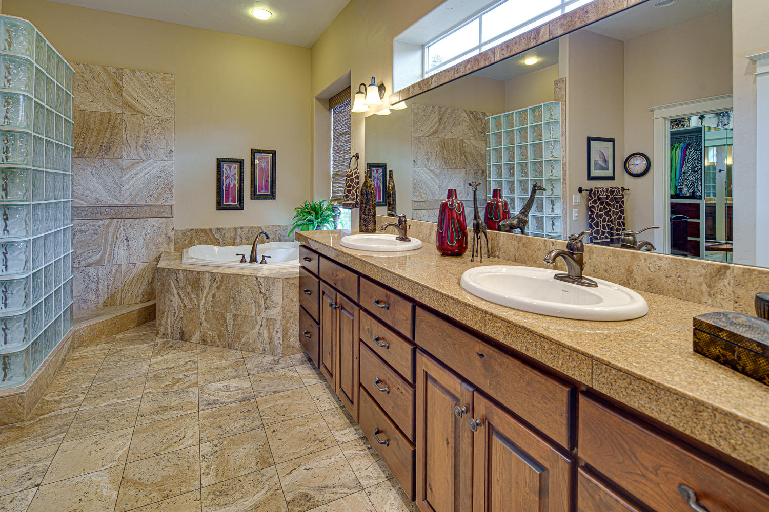 Three Pines - Residential