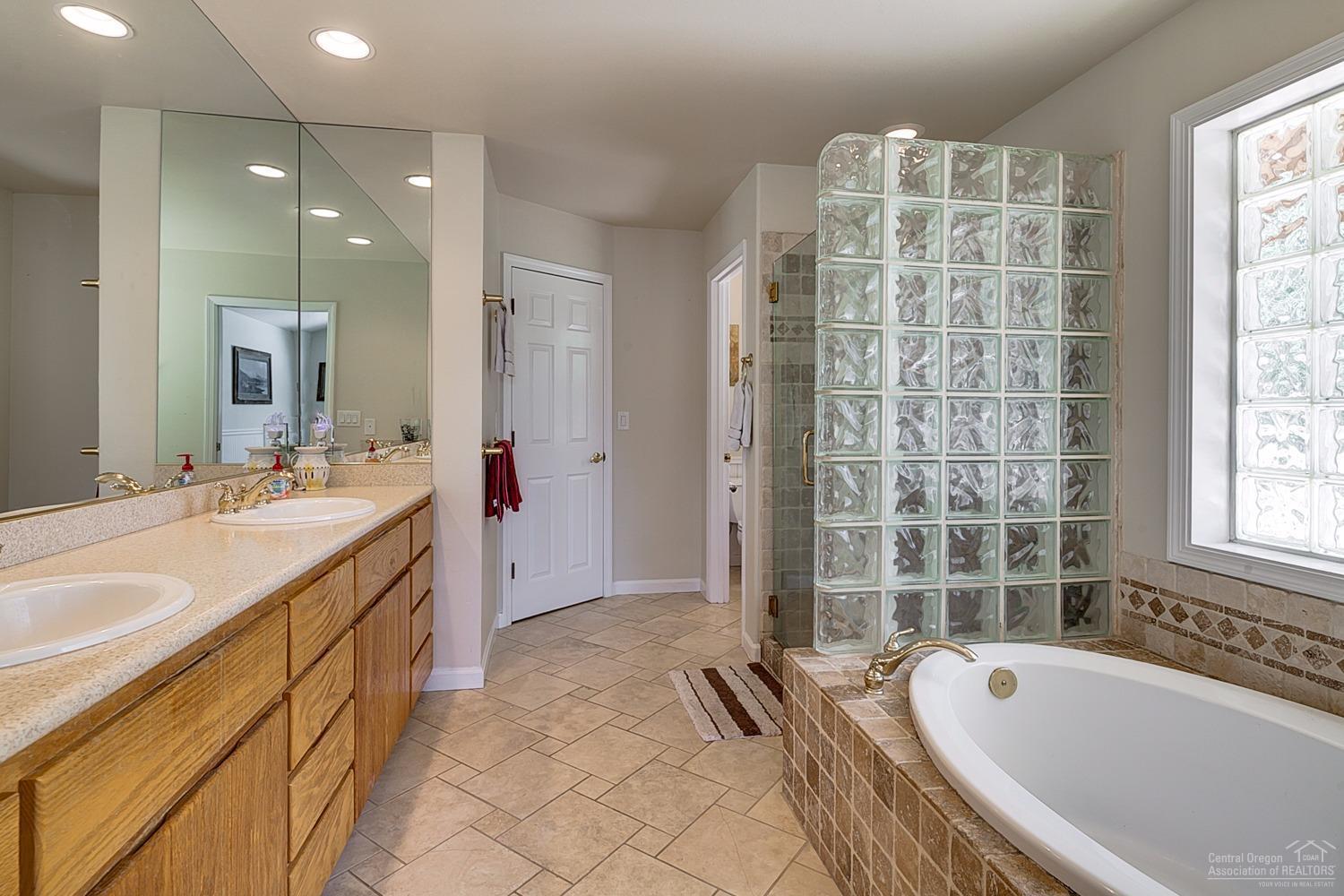 Crestridge Estate - Residential