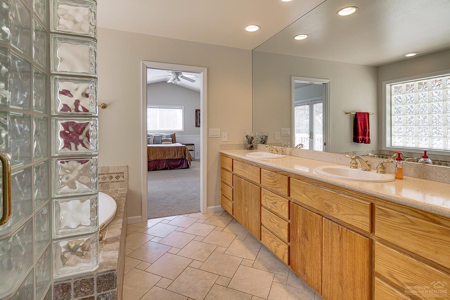 Crestridge Estate - Residential