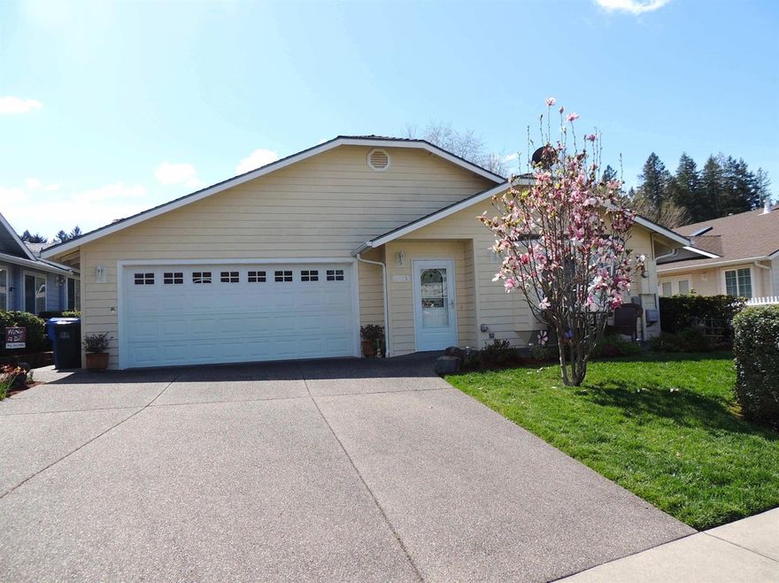 Beautiful home in Horizon Village! This active 55+ community is located in the desirable Redwood area ~ close to shopping, restaurants and medical facilities. Home has an open floor plan with new appliances, fireplace and a private backyard. The HOAs include a wonderful clubhouse, full landscaping, private security, community water system and great neighbors! Come tour your new home today!!