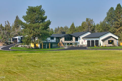 Photo of 62215 Byram Court, Bend, OR 97701 (MLS # 220227026)
