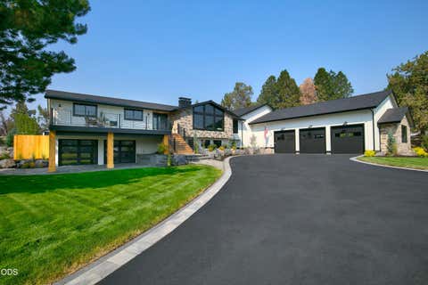 Tiny photo for 62215 Byram Court, Bend, OR 97701 (MLS # 220227026)