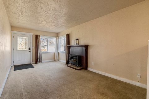Tiny photo for 2103 Etna Street, Klamath Falls, OR 97603 (MLS # 220214918)
