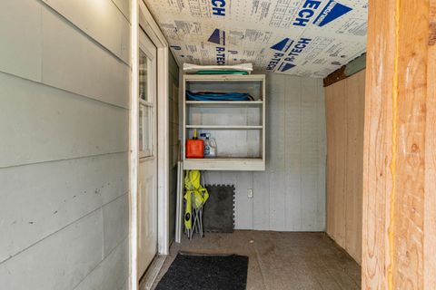 Tiny photo for 2103 Etna Street, Klamath Falls, OR 97603 (MLS # 220214918)