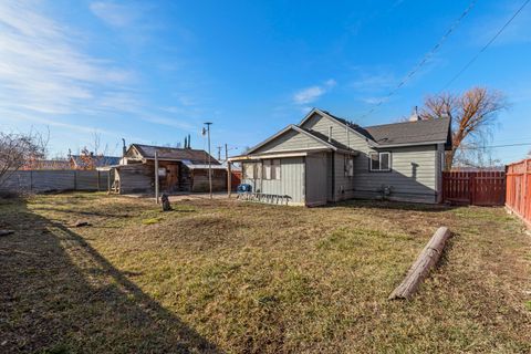 Tiny photo for 2103 Etna Street, Klamath Falls, OR 97603 (MLS # 220214918)