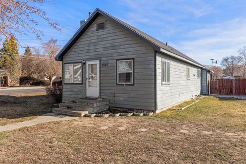 Photo of 2103 Etna Street, Klamath Falls, OR 97603 (MLS # 220214918)