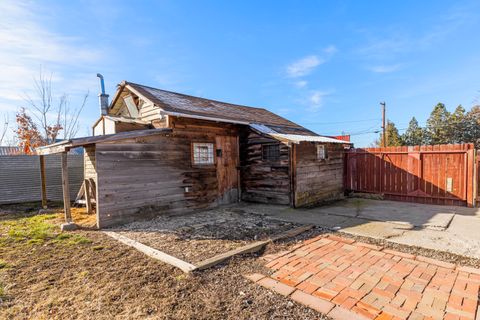 Tiny photo for 2103 Etna Street, Klamath Falls, OR 97603 (MLS # 220214918)