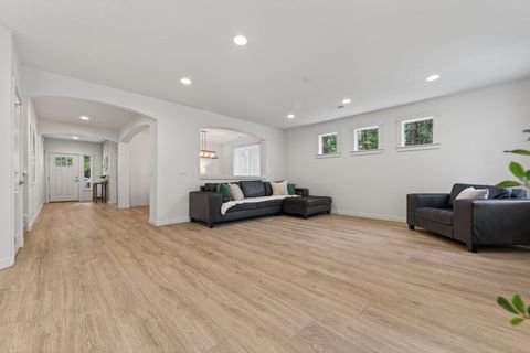 Tiny photo for 15032 Green Heart, La Pine, OR 97739 (MLS # 220216118)