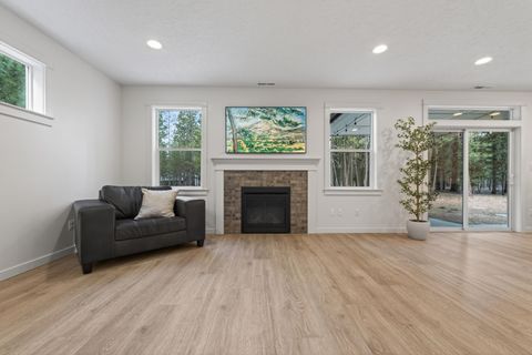 Tiny photo for 15032 Green Heart, La Pine, OR 97739 (MLS # 220216118)