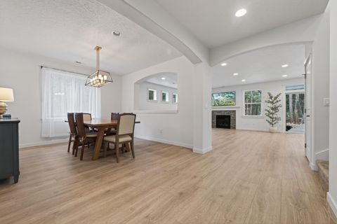 Tiny photo for 15032 Green Heart, La Pine, OR 97739 (MLS # 220216118)