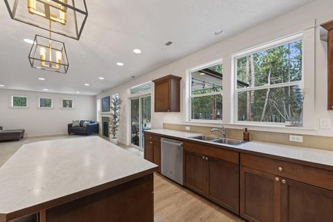 Tiny photo for 15032 Green Heart, La Pine, OR 97739 (MLS # 220216118)