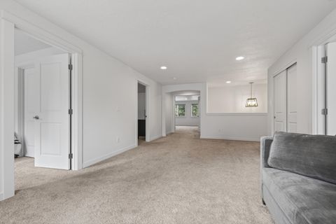 Tiny photo for 15032 Green Heart, La Pine, OR 97739 (MLS # 220216118)