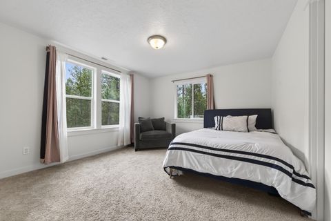 Tiny photo for 15032 Green Heart, La Pine, OR 97739 (MLS # 220216118)