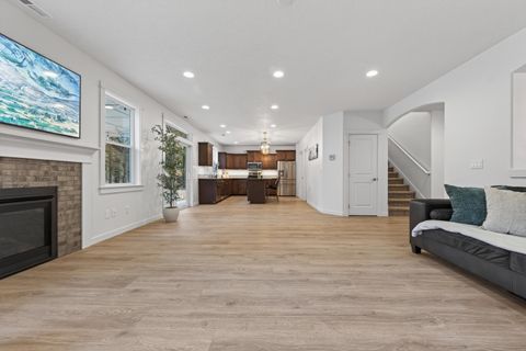 Tiny photo for 15032 Green Heart, La Pine, OR 97739 (MLS # 220216118)