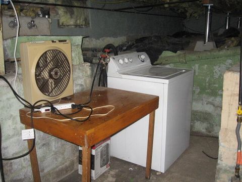 Tiny photo for 239 Fulton Street, Klamath Falls, OR 97601 (MLS # 220214073)