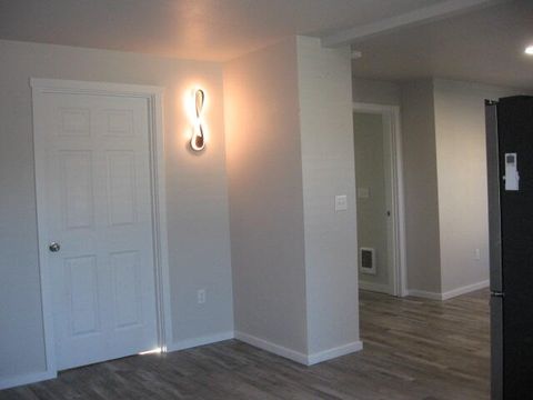 Tiny photo for 239 Fulton Street, Klamath Falls, OR 97601 (MLS # 220214073)