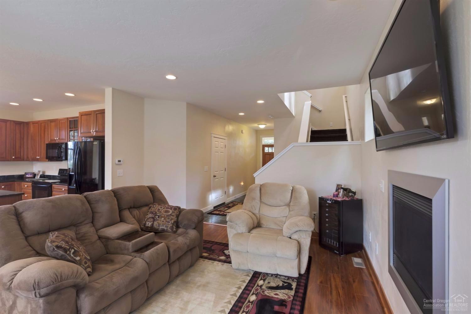 Roaring Springs - Residential