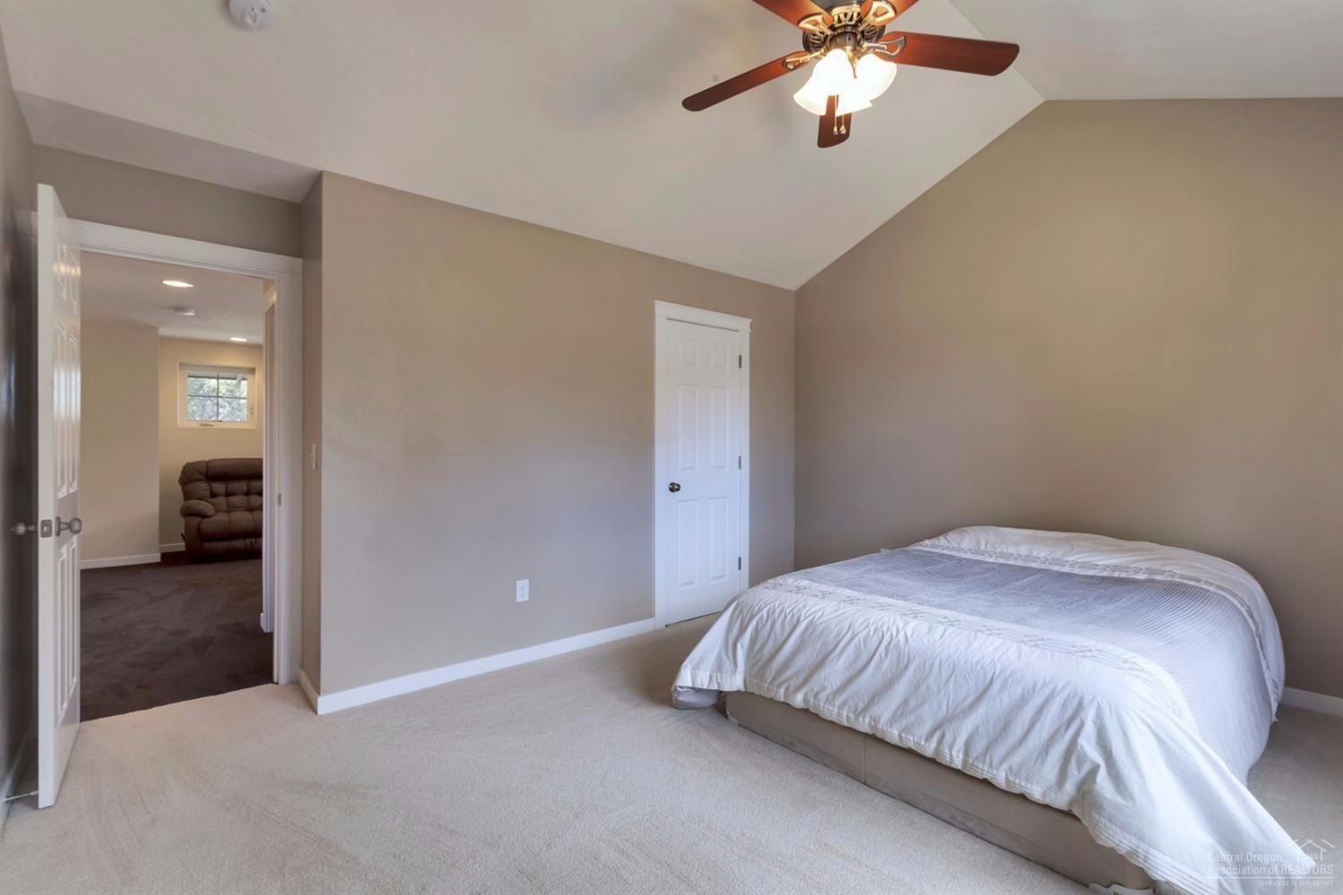 Roaring Springs - Residential