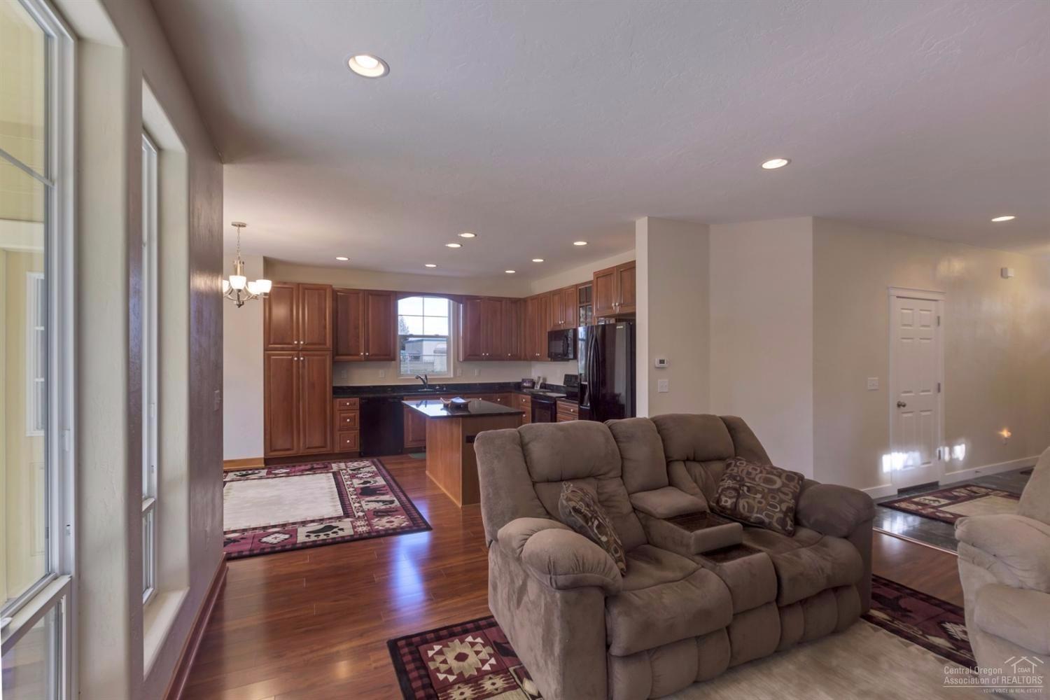 Roaring Springs - Residential