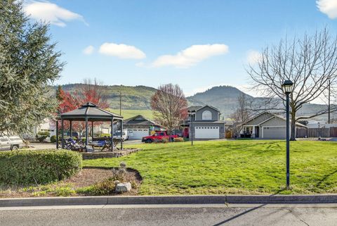Tiny photo for 3473 Poppywoods Drive, Medford, OR 97504 (MLS # 220217096)