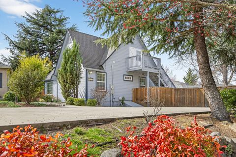 Tiny photo for 3473 Poppywoods Drive, Medford, OR 97504 (MLS # 220217096)