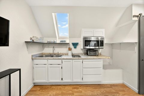 Tiny photo for 3473 Poppywoods Drive, Medford, OR 97504 (MLS # 220217096)