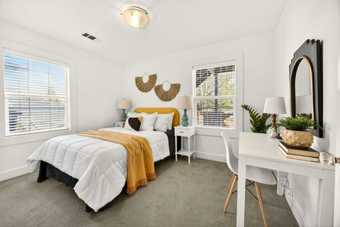 Tiny photo for 3473 Poppywoods Drive, Medford, OR 97504 (MLS # 220217096)