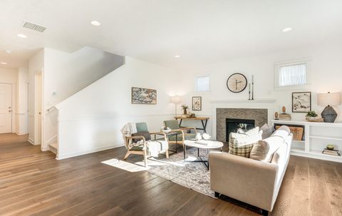 Tiny photo for 771 N Brooks Camp Road, Sisters, OR 97759 (MLS # 220210313)