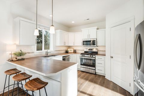 Tiny photo for 771 N Brooks Camp Road, Sisters, OR 97759 (MLS # 220210313)