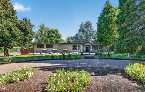 Tiny photo for 2201 Siskiyou Boulevard, Medford, OR 97504 (MLS # 220226652)