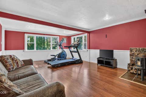 Tiny photo for 2201 Siskiyou Boulevard, Medford, OR 97504 (MLS # 220226652)