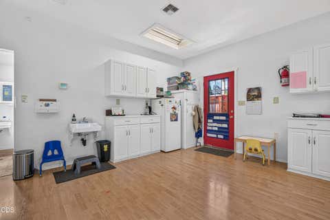 Tiny photo for 2201 Siskiyou Boulevard, Medford, OR 97504 (MLS # 220226652)