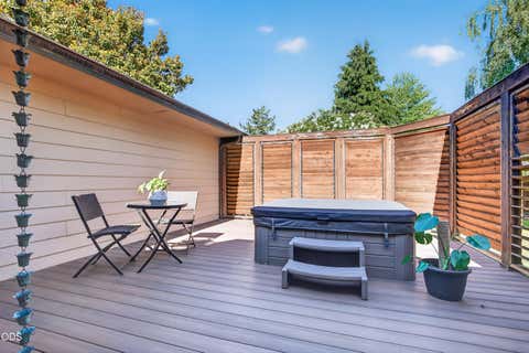 Tiny photo for 2201 Siskiyou Boulevard, Medford, OR 97504 (MLS # 220226652)