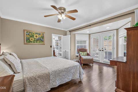 Tiny photo for 2201 Siskiyou Boulevard, Medford, OR 97504 (MLS # 220226652)