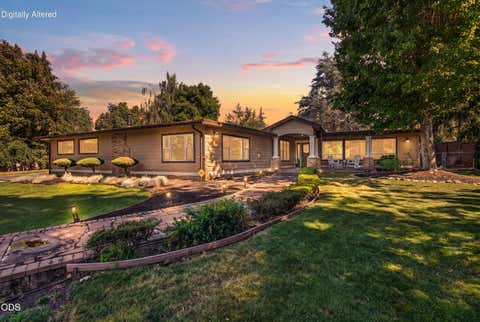 Photo of 2201 Siskiyou Boulevard, Medford, OR 97504 (MLS # 220226652)