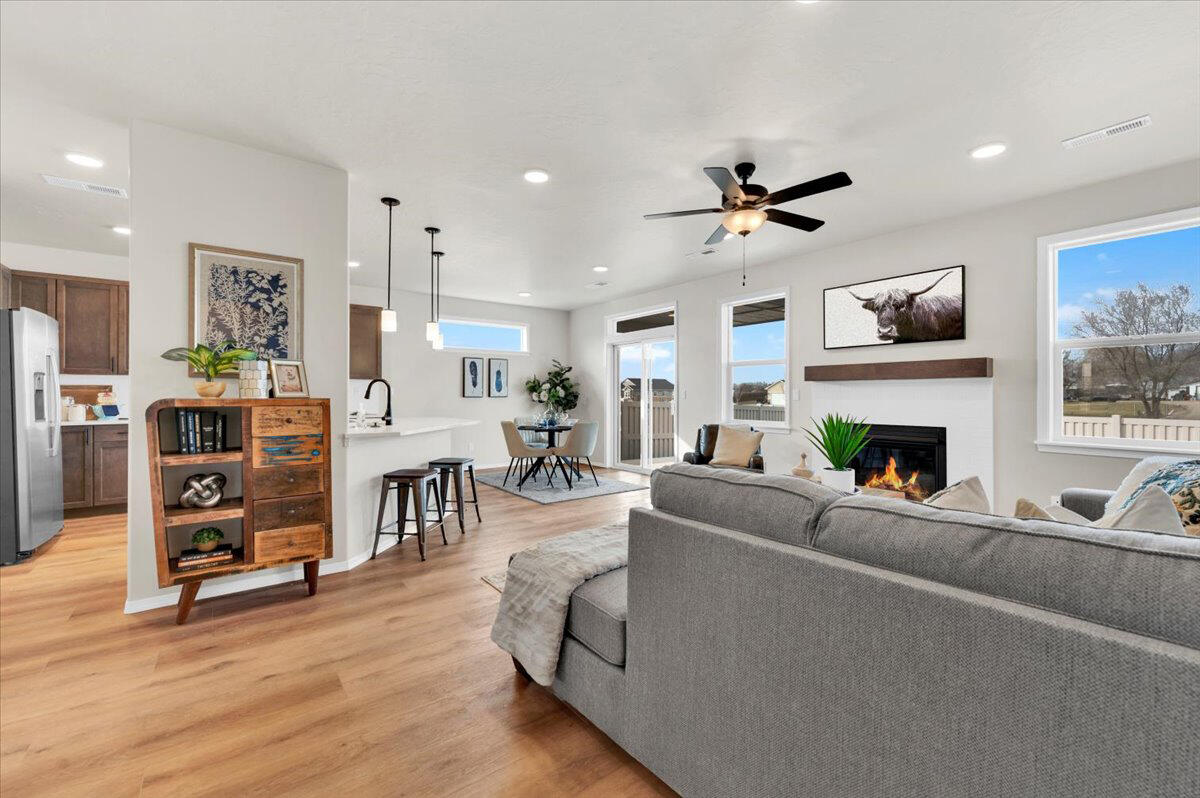 3566 NW 8th Street 52