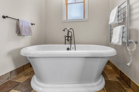 Tiny photo for 481 W Hope Avenue, Sisters, OR 97759 (MLS # 220216981)