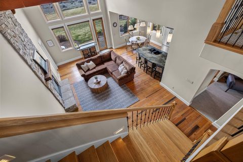 Tiny photo for 481 W Hope Avenue, Sisters, OR 97759 (MLS # 220216981)