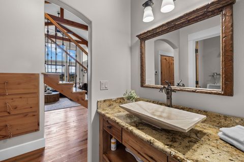 Tiny photo for 481 W Hope Avenue, Sisters, OR 97759 (MLS # 220216981)