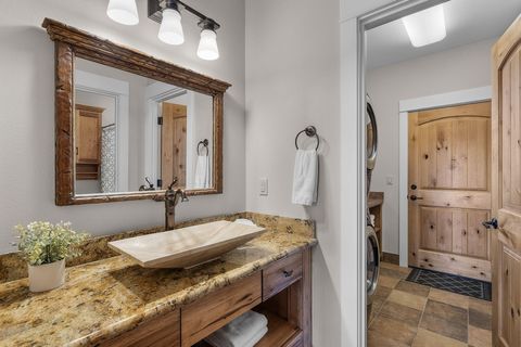 Tiny photo for 481 W Hope Avenue, Sisters, OR 97759 (MLS # 220216981)