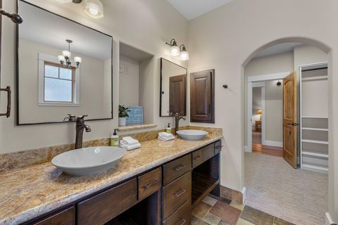 Tiny photo for 481 W Hope Avenue, Sisters, OR 97759 (MLS # 220216981)