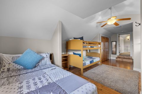 Tiny photo for 481 W Hope Avenue, Sisters, OR 97759 (MLS # 220216981)