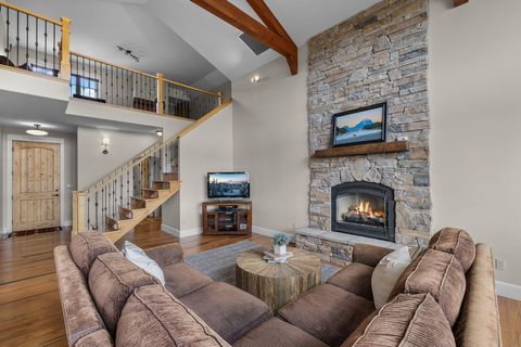 Tiny photo for 481 W Hope Avenue, Sisters, OR 97759 (MLS # 220216981)