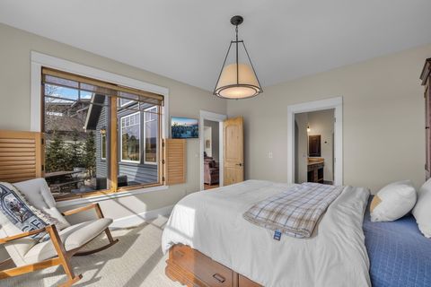 Tiny photo for 481 W Hope Avenue, Sisters, OR 97759 (MLS # 220216981)