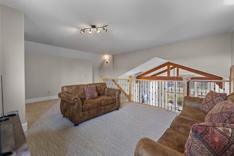 Tiny photo for 481 W Hope Avenue, Sisters, OR 97759 (MLS # 220216981)