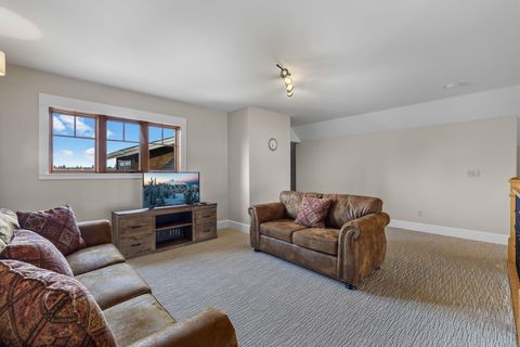 Tiny photo for 481 W Hope Avenue, Sisters, OR 97759 (MLS # 220216981)