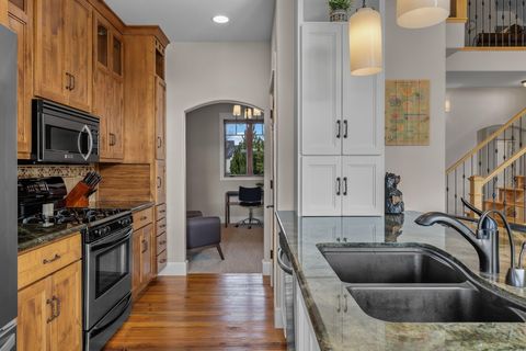 Tiny photo for 481 W Hope Avenue, Sisters, OR 97759 (MLS # 220216981)